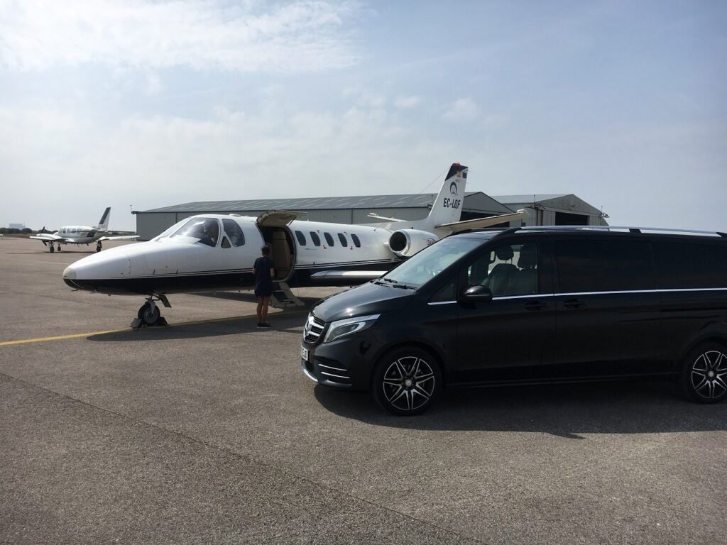 airport transfers stays & rides